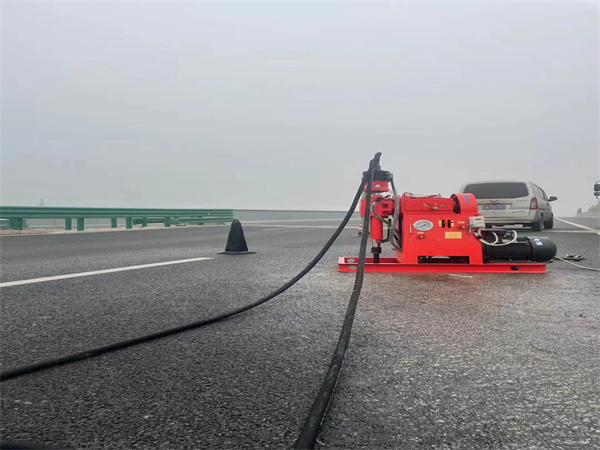 永安马路路基路面开裂下沉注浆加固灌浆